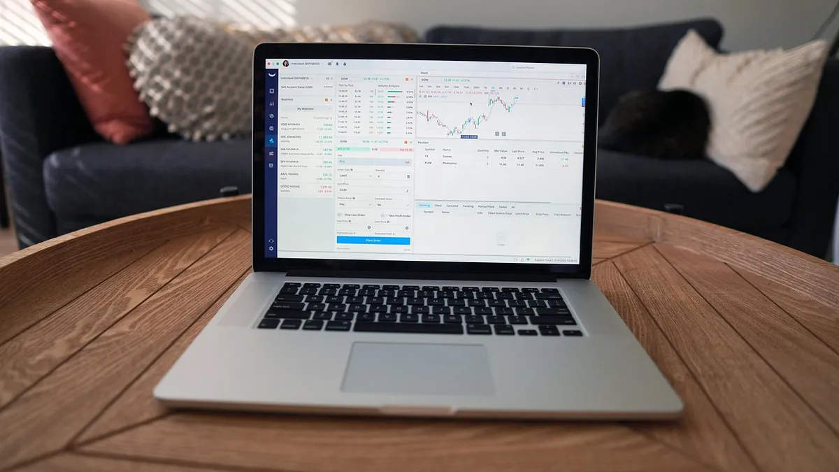 comparing Discord trading signals community types for Australian traders Crazii JTVertex