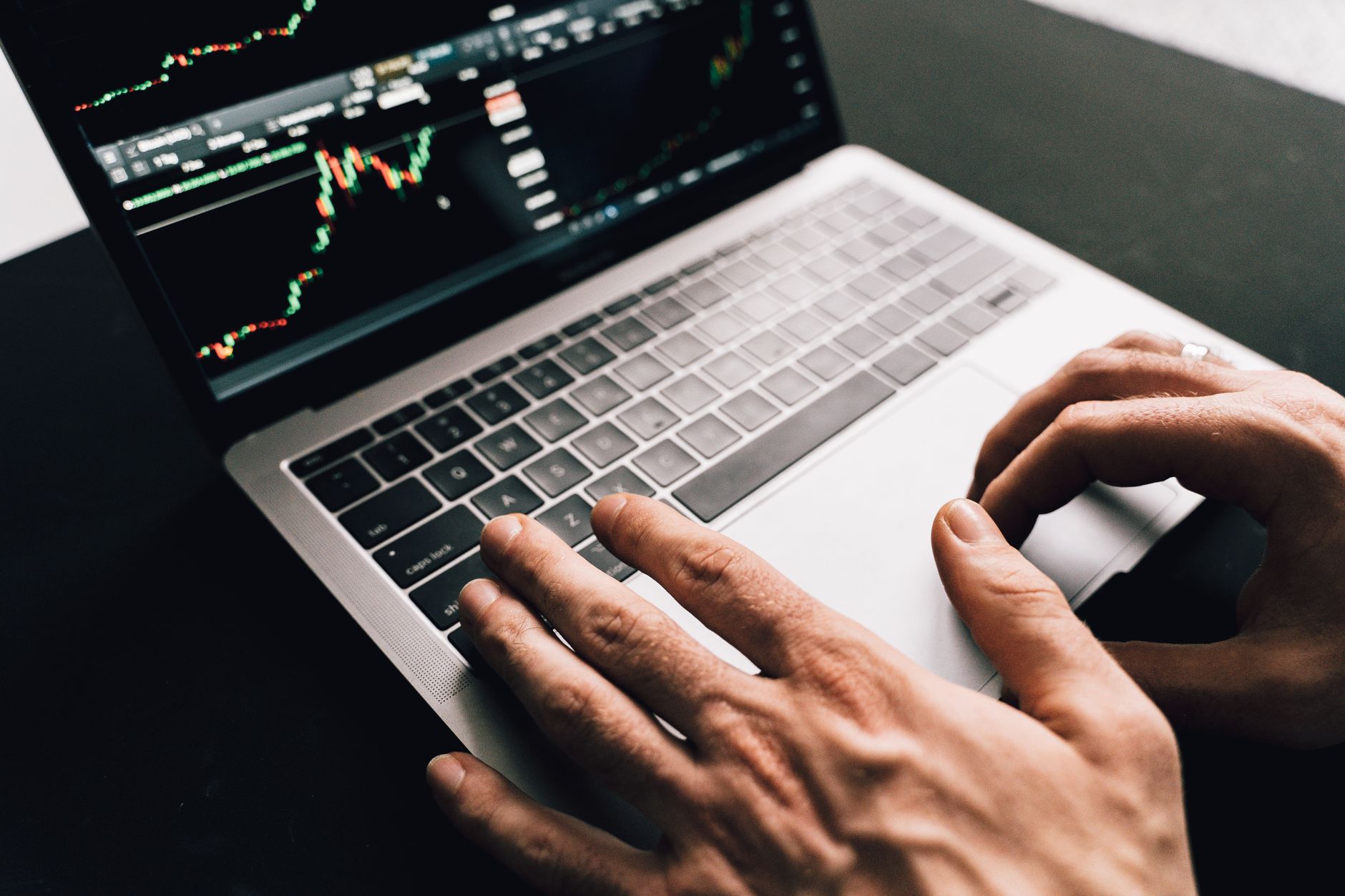 Comparing the best types of trading signals Discord communities — which model suits you?